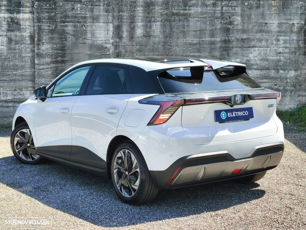 MG MG4 64 kWh Luxury - 3