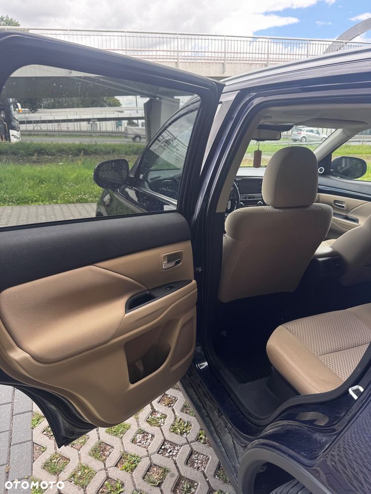 Mitsubishi Outlander 2.0 Intense 4WD CVT - 13