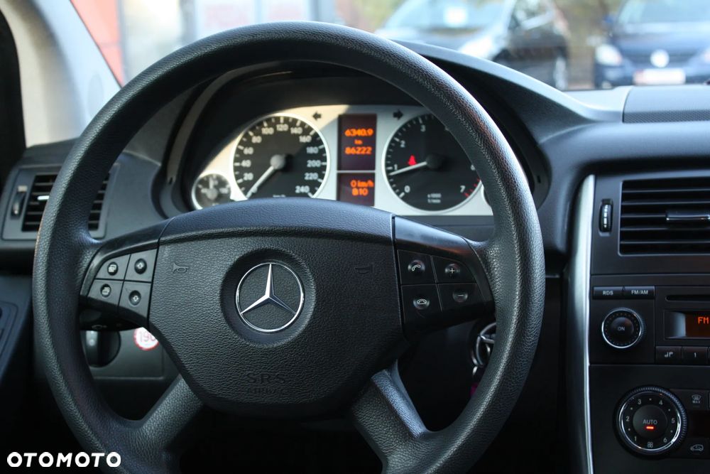 Mercedes-Benz Klasa B 180 - 21