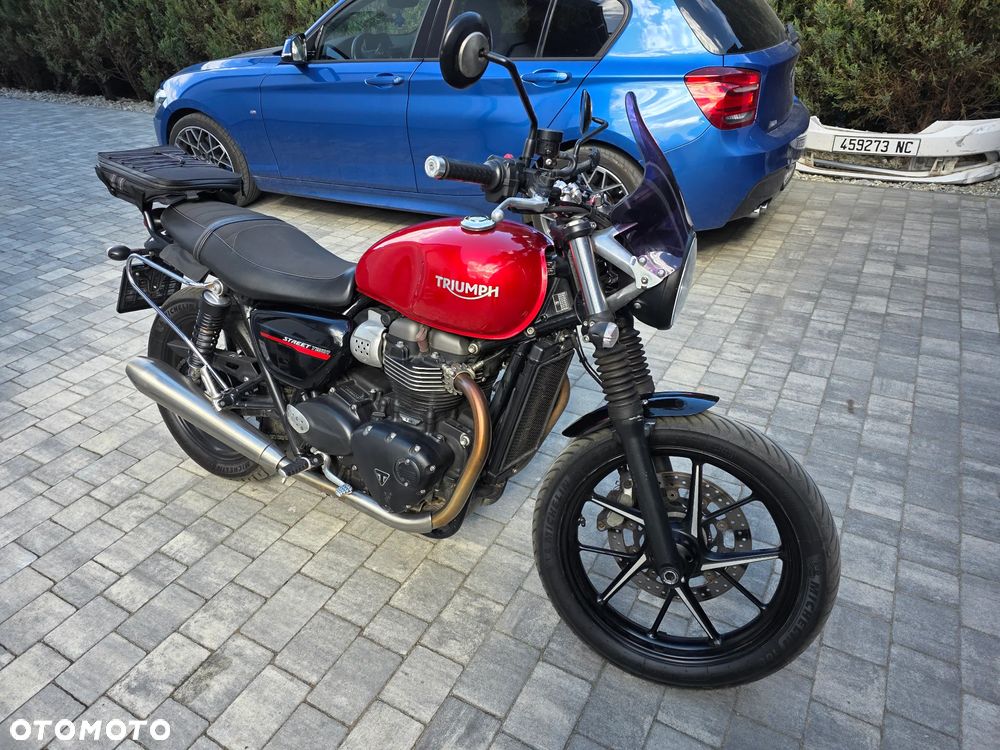Triumph Street Twin - 1