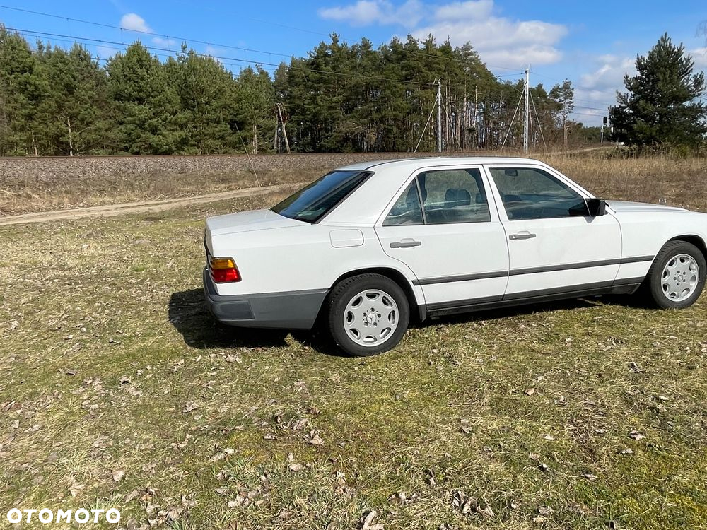 Mercedes-Benz W124 (1984-1993) - 13