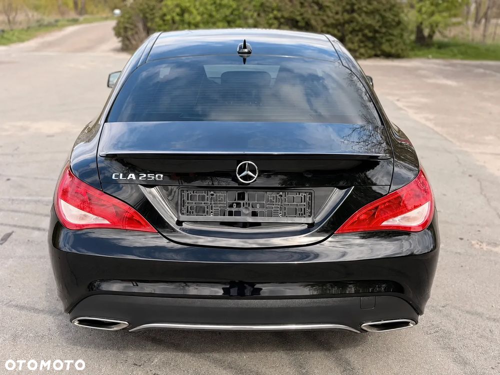 Mercedes-Benz CLA 250 4-Matic - 8