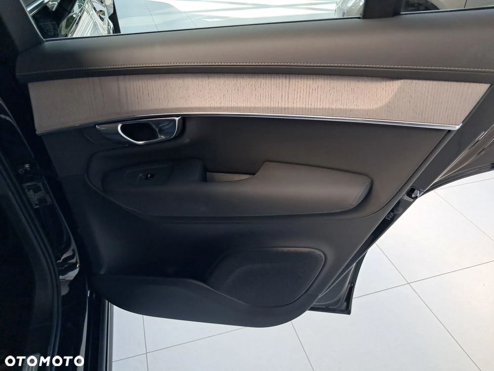 Volvo XC 90 B5 B AWD Plus Dark - 22
