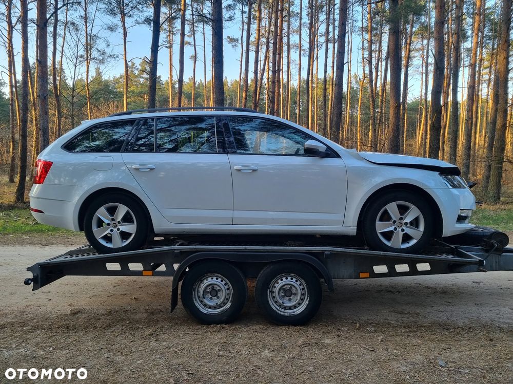 Skoda Octavia 1.6 TDI Premium Edition - 16
