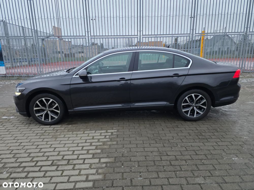 Volkswagen Passat 2.0 TDI EVO Business DSG - 2