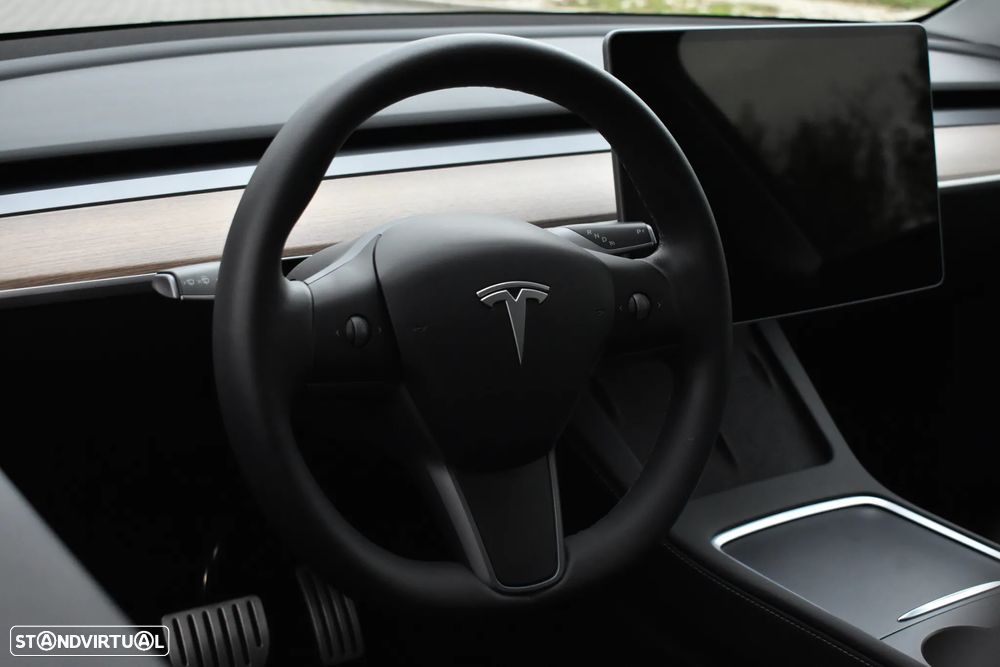 Tesla Model Y Performance Tração Integral - 32