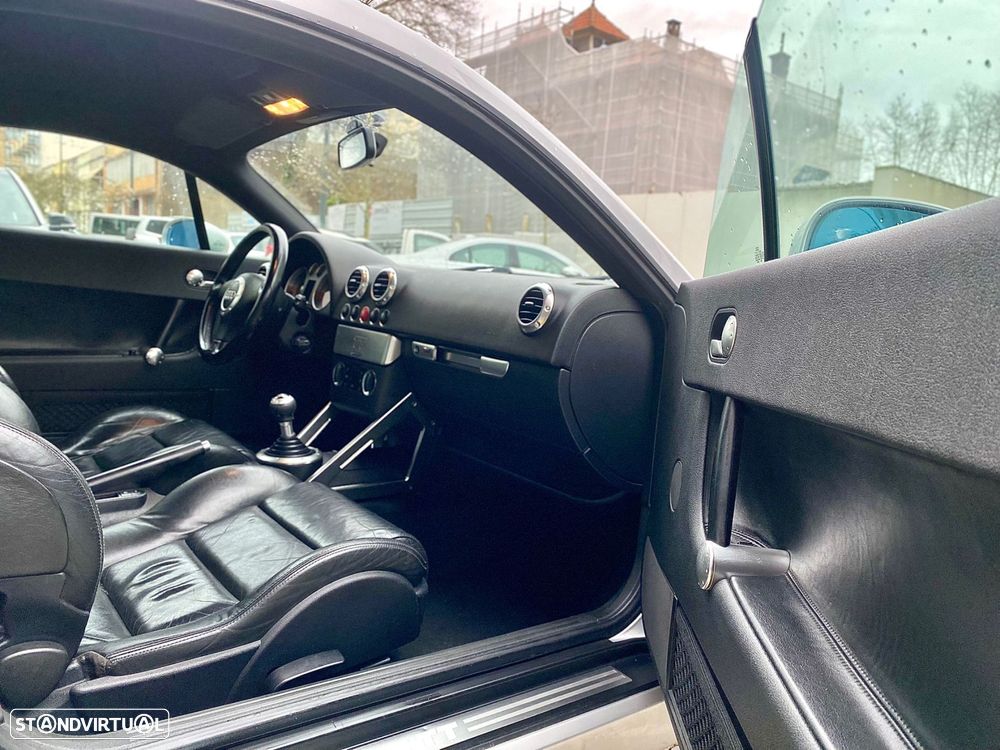 Audi TT Coupé 1.8 T quattro - 23