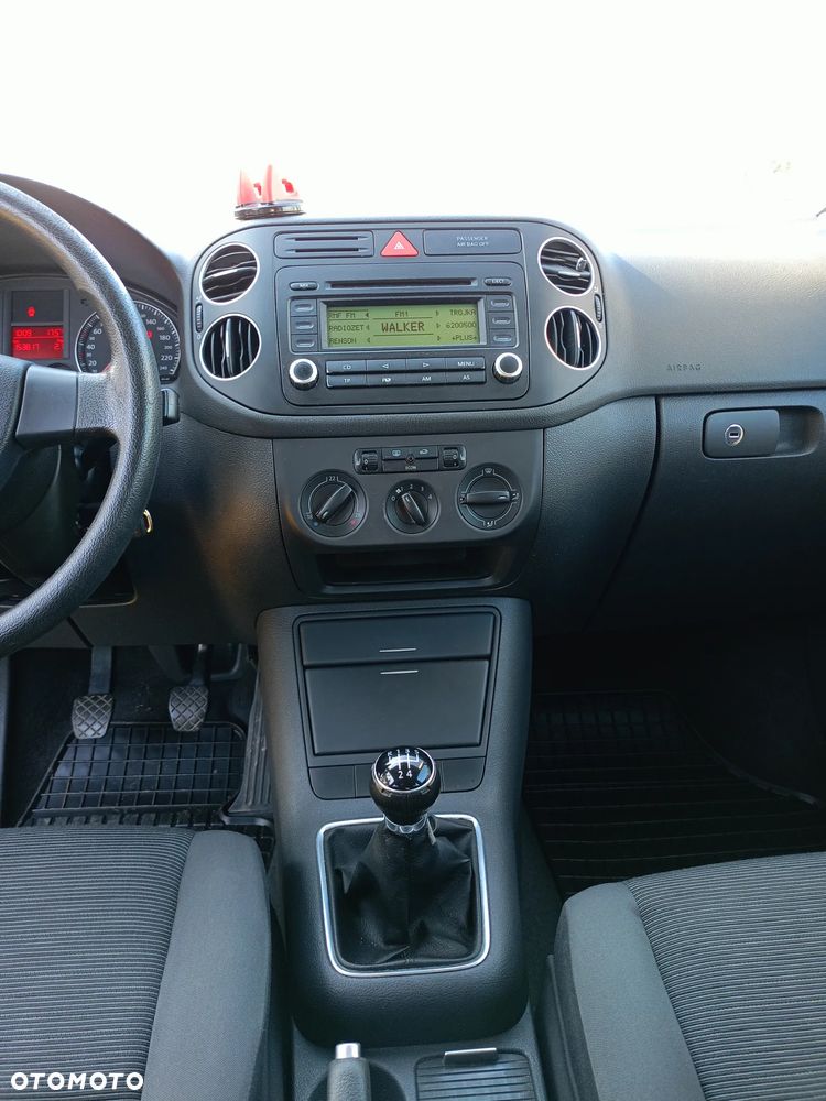 Volkswagen Golf - 10