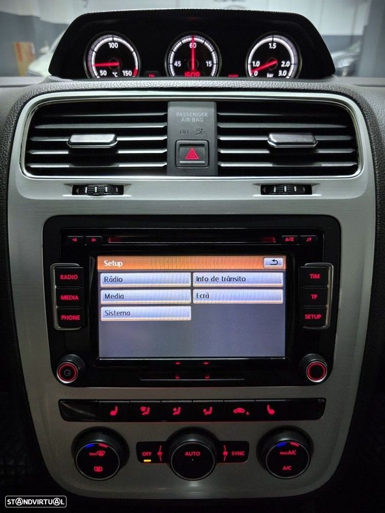 VW Scirocco 2.0 TSI BlueMotion DSG - 23