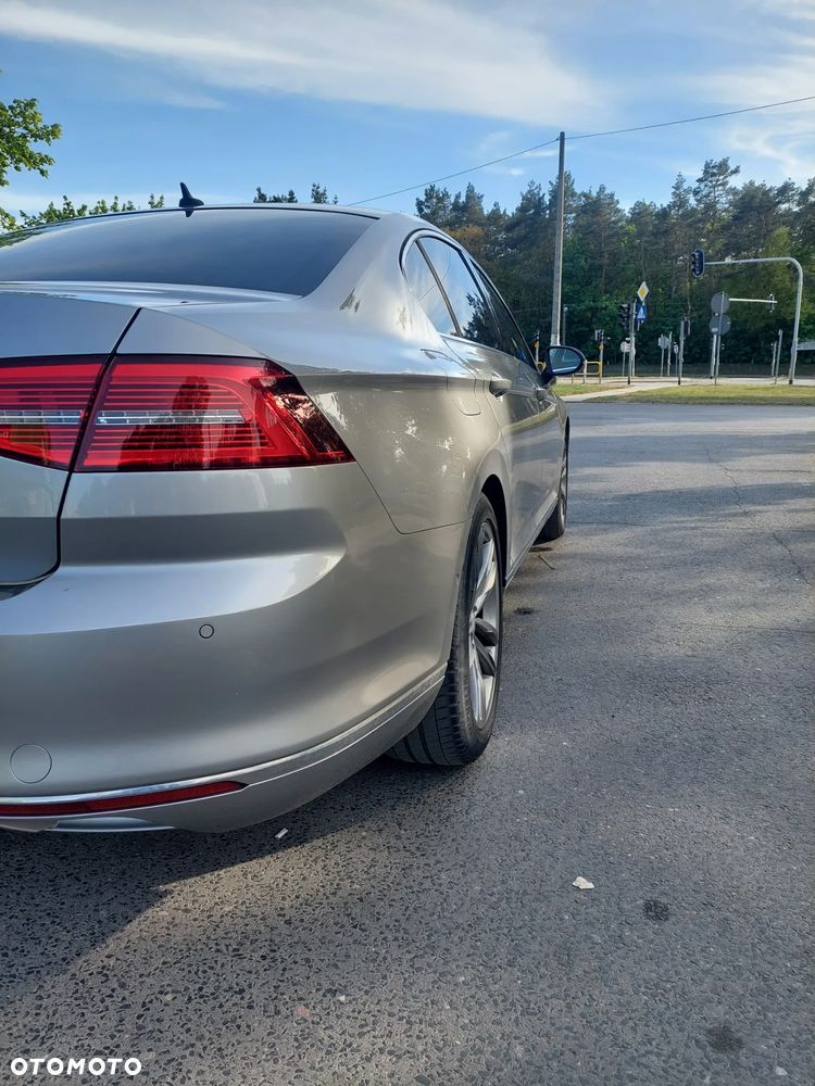 Volkswagen Passat - 4