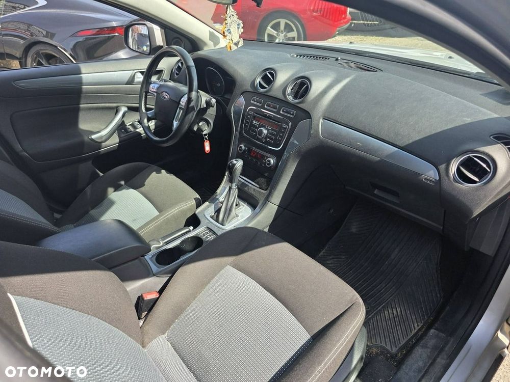 Ford Mondeo 2.0 TDCi Ambiente - 22