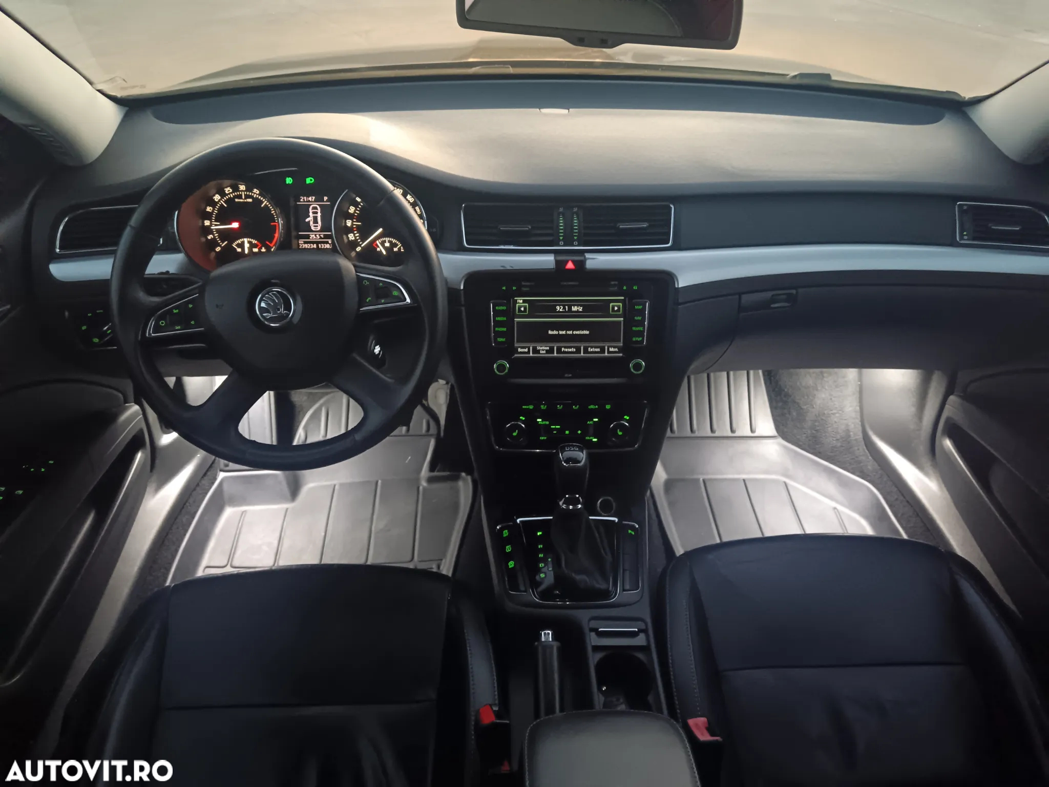 Skoda Superb 2.0 TDI Comfort DSG - 11