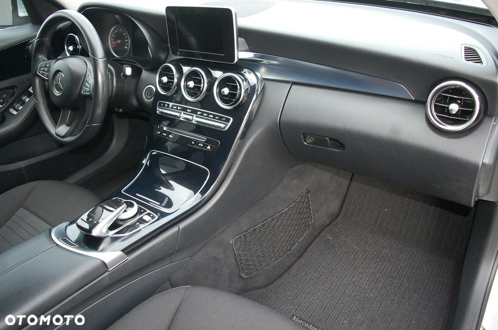 Mercedes-Benz Klasa C - 23