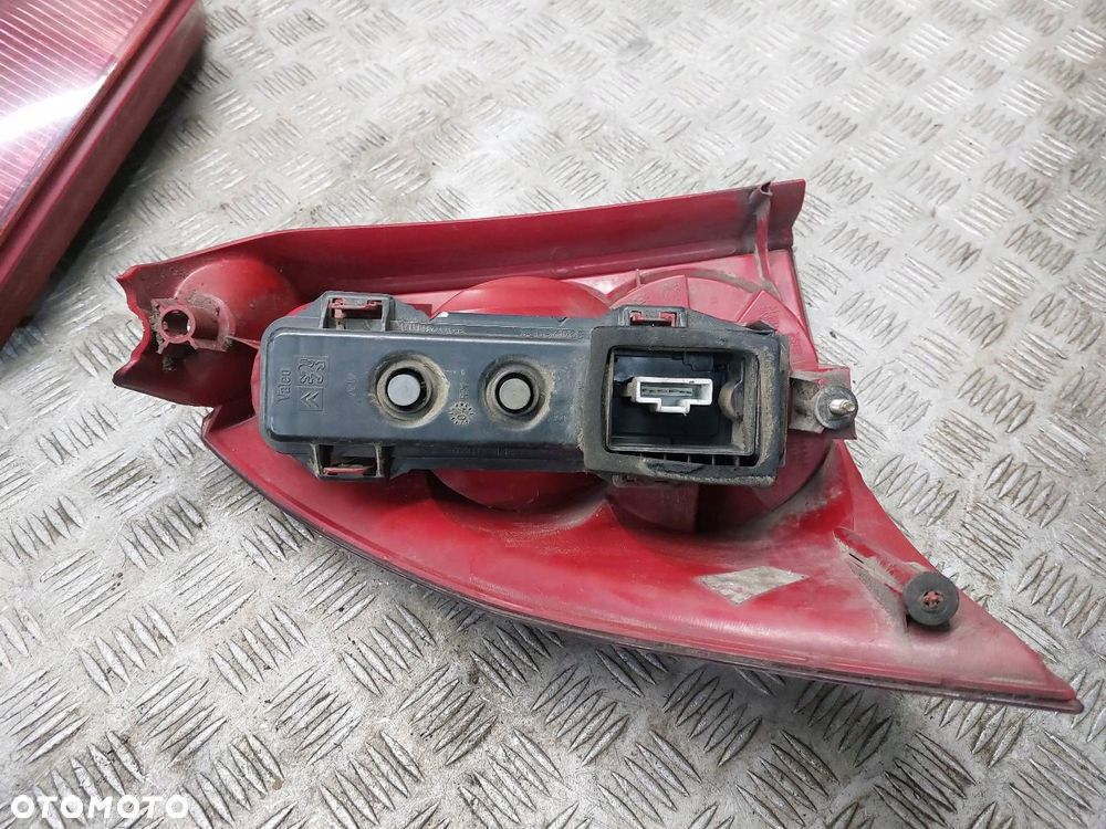 LAMPA LEWY TYŁ + PRAWY TYŁ PEUGEOT 307 I KOMBI 26674T0206 - 4