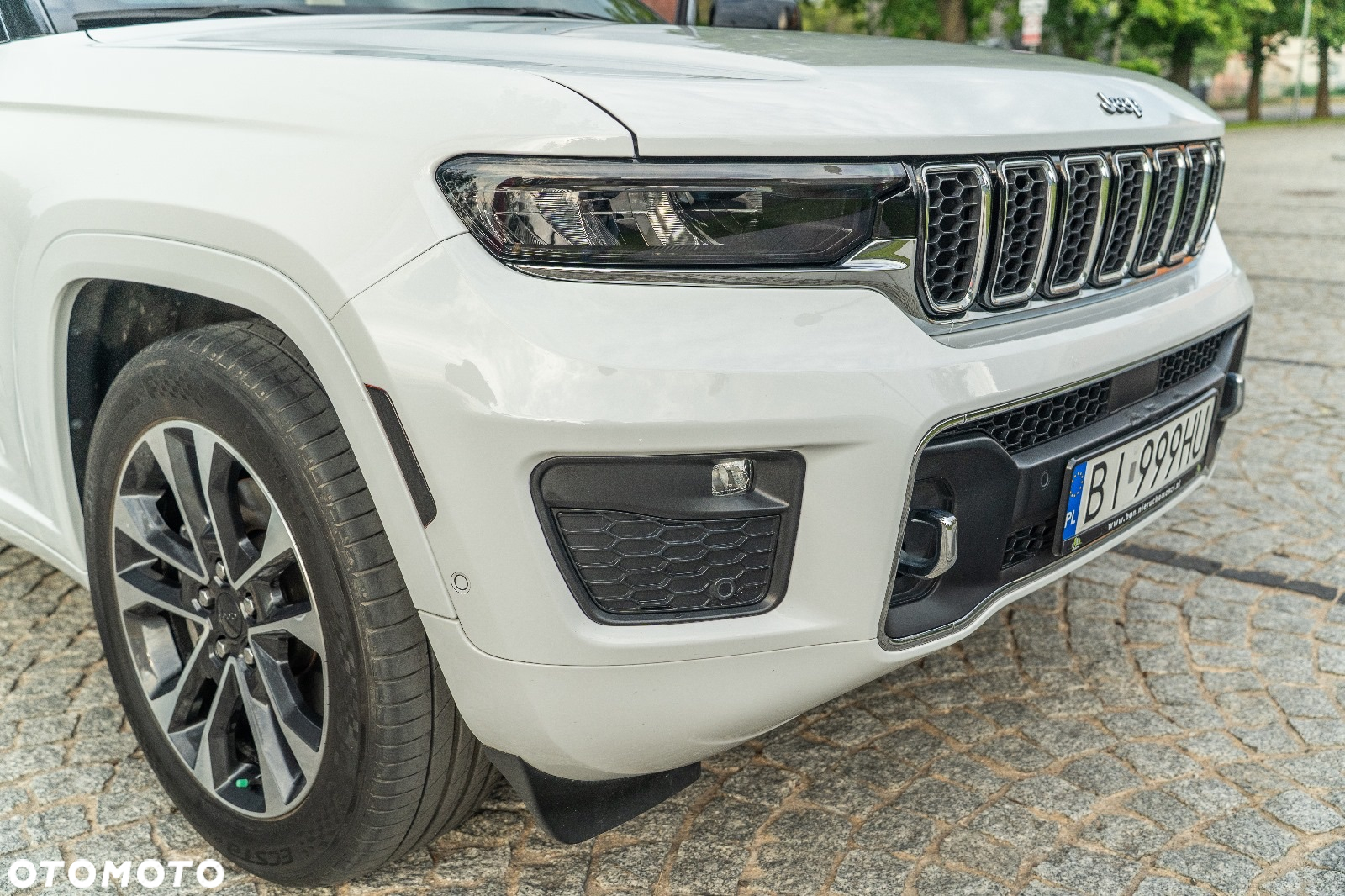 Jeep Grand Cherokee - 11
