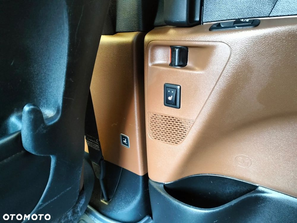 Chrysler Pacifica - 26