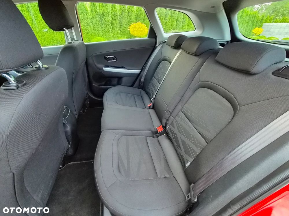 Kia Ceed 1.6 GDI Dream Team Edition - 10