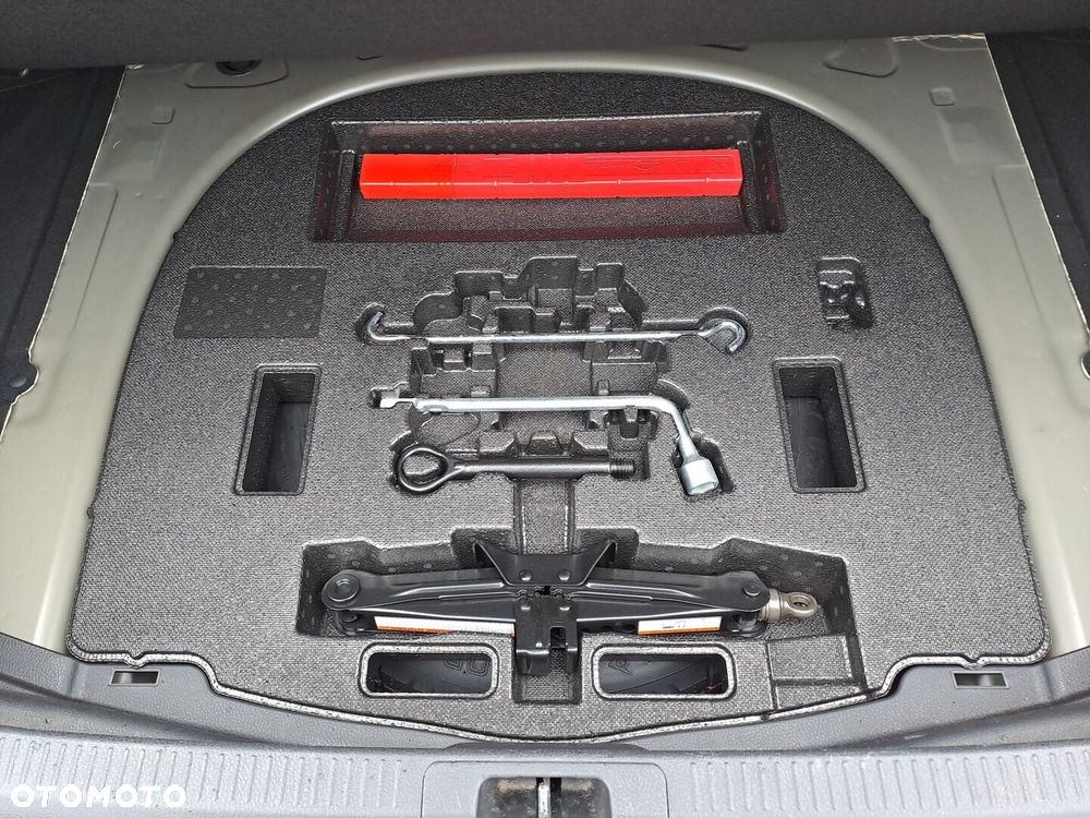 Toyota Camry 2.5 Hybrid Comfort CVT - 25