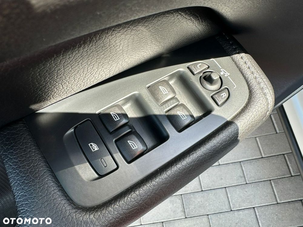 Volvo XC 60 B4 D AWD Geartronic Momentum Pro - 30