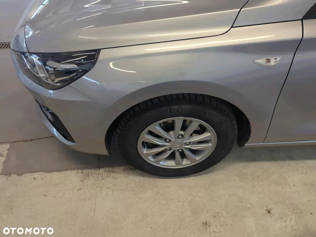 Hyundai i30 1.5 DPI Classic + - 5