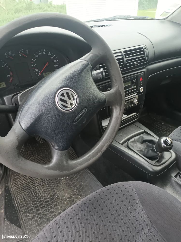 VW Passat Variant - 3
