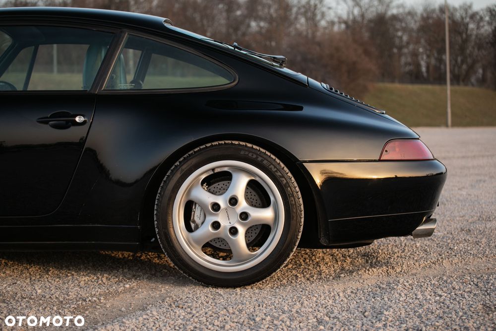 Porsche 911 Carrera 4 - 14