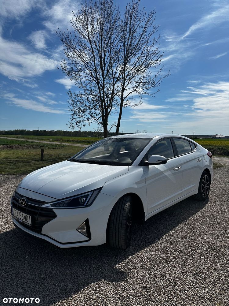 Hyundai Elantra 1.6 Comfort Premiere - 3