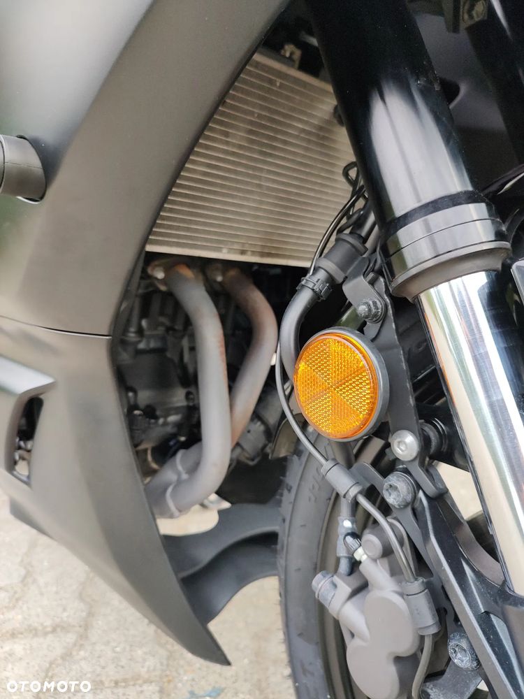Yamaha R3 - 16