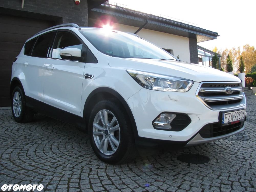 Ford Kuga 1.5 EcoBoost 2x4 Trend - 1