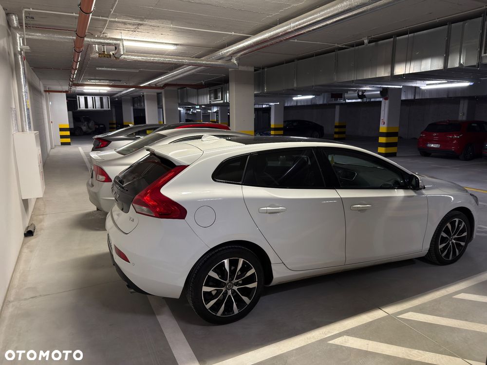 Volvo V40 T3 Geartronic RDesign - 3