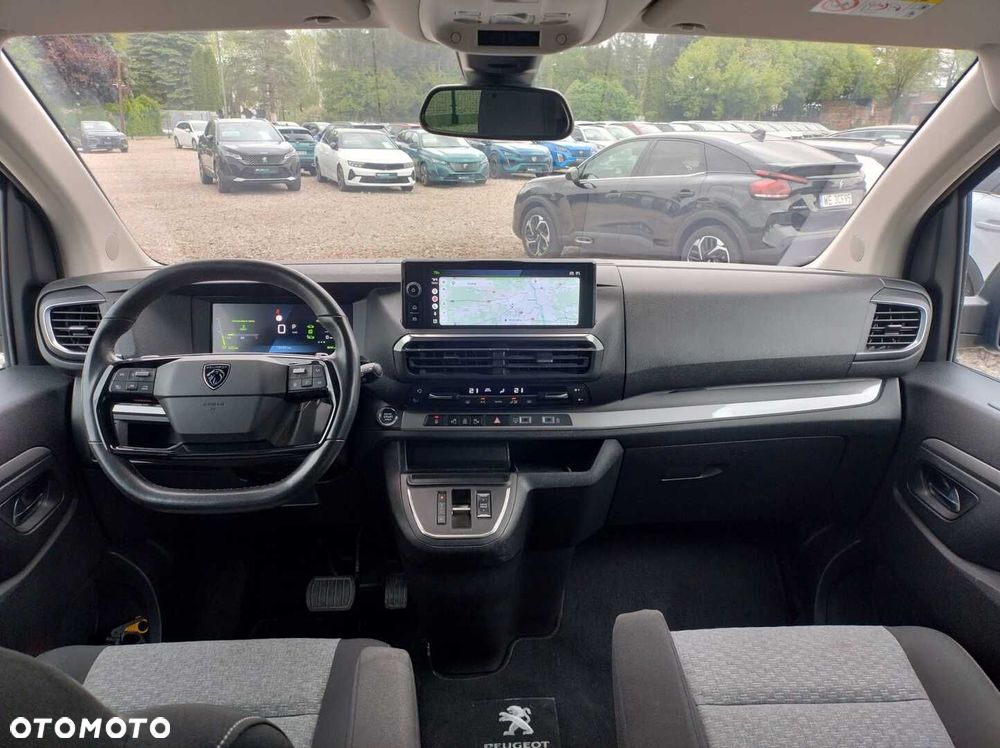 Peugeot Traveller - 21