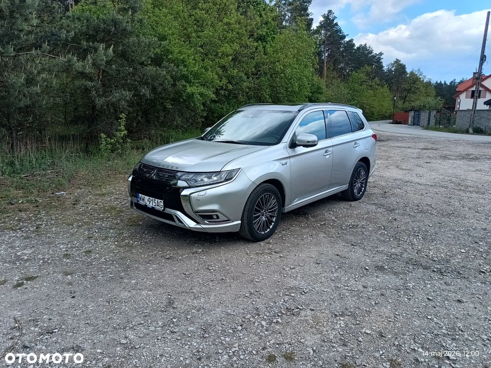 Mitsubishi Outlander - 1