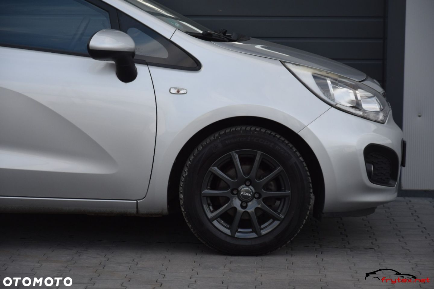 Kia Rio - 5