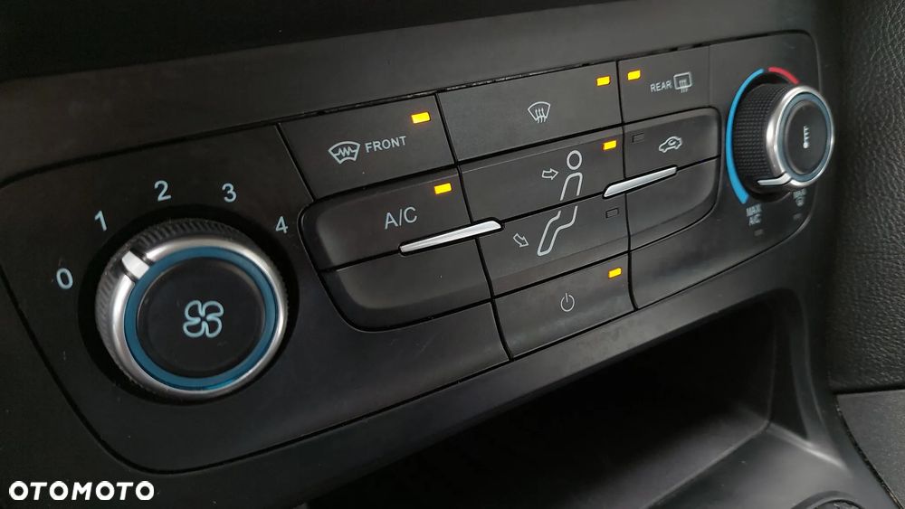 Ford Focus 1.6 Trend - 23