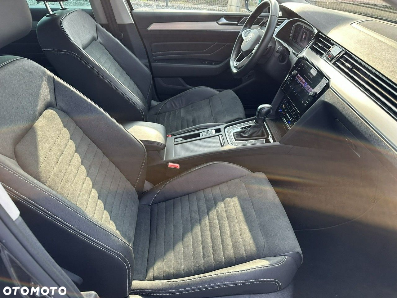 Volkswagen Passat 2.0 TDI EVO Elegance DSG - 40