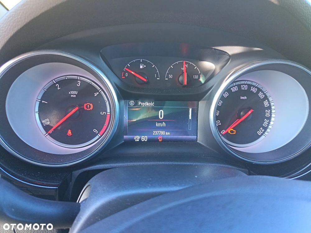 Opel Astra 1.6 CDTI Dynamic S&S - 12