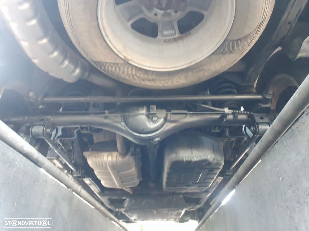 Kia Sorento 2.5 CRDi EX Aut. - 24
