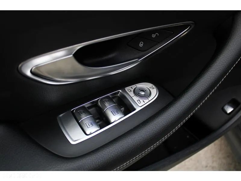 Mercedes-Benz Klasa E 220 d Coupe 4-Matic 9G-TRONIC - 17