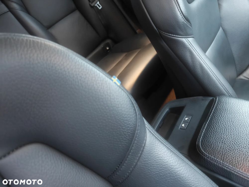 Volvo XC 60 T8 AWD Recharge Geartronic Inscription Expression - 12