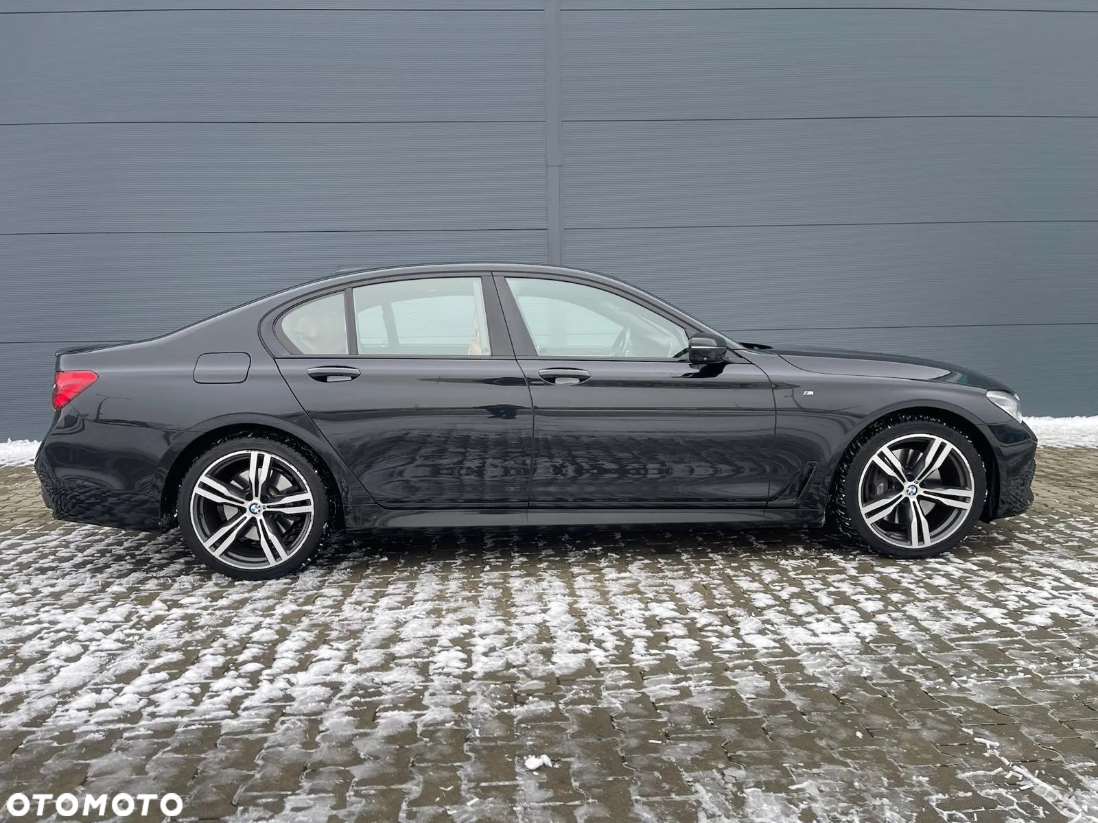 BMW Seria 7 750i xDrive - 22
