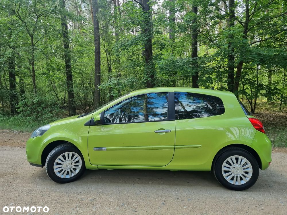 Renault Clio 1.2 16V Emotion - 26