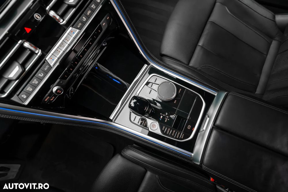 BMW M8 M850i xDrive - 24