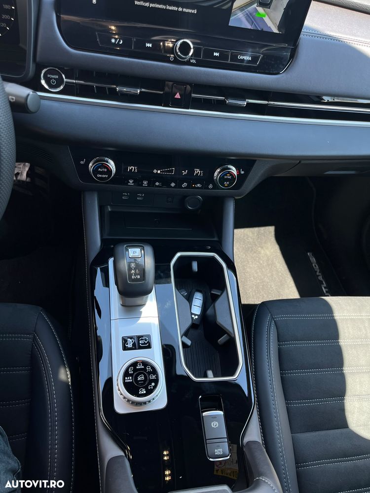 Mitsubishi Outlander 2.4 L 4X4 PHEV Intense - 10