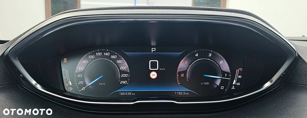 Peugeot 5008 BlueHDI 130 EAT8 Allure Business-Paket - 37
