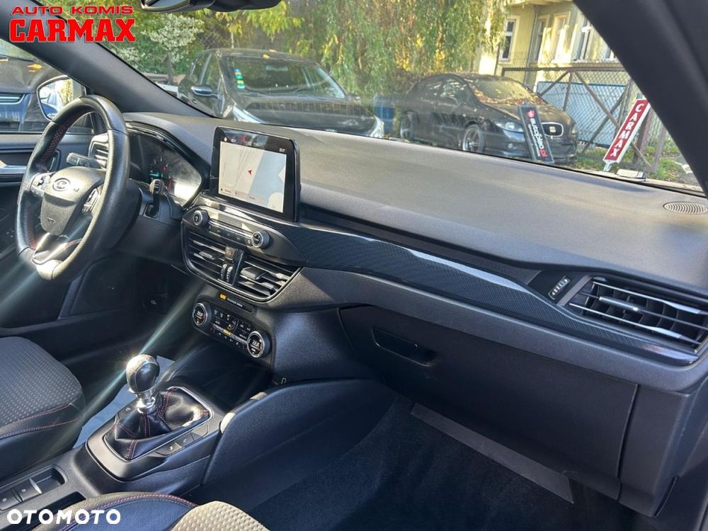Ford Focus 1.5 EcoBlue Start-Stopp-System ST-LINE STYLE - 35