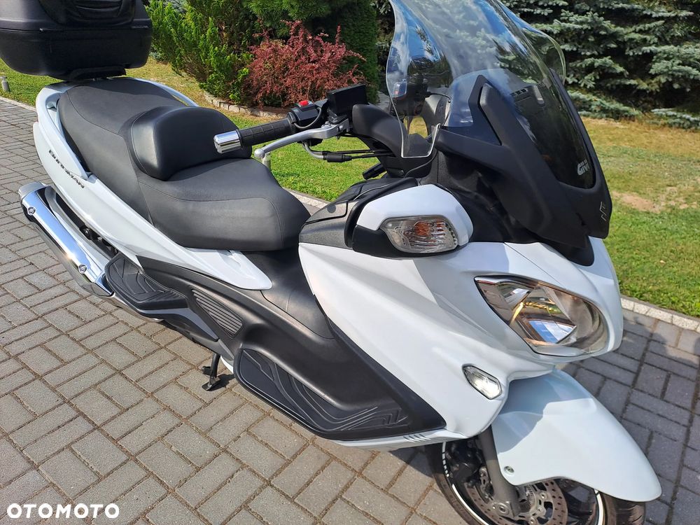 Suzuki Burgman - 18