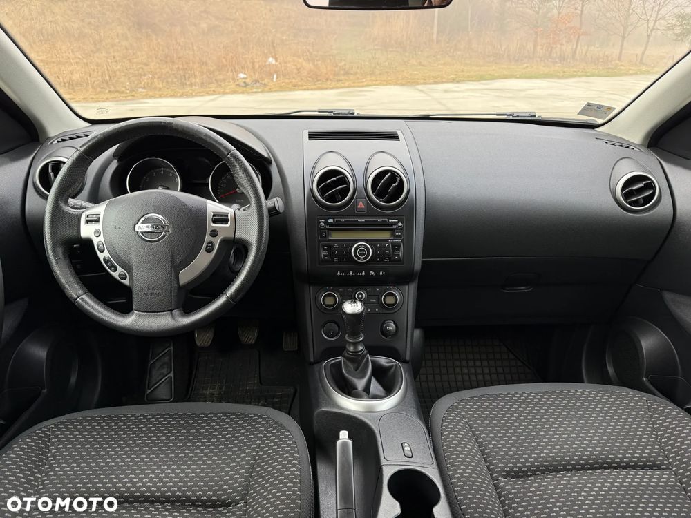 Nissan Qashqai - 25