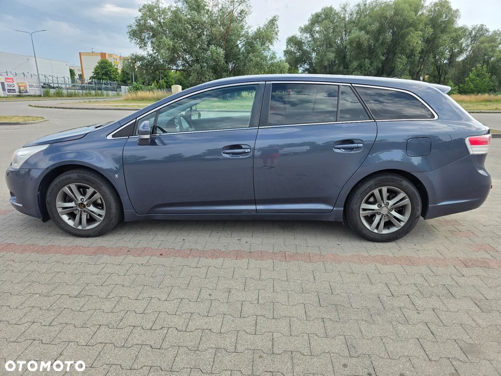 Toyota Avensis 2.0 D-4D Sol plus+NAVI - 6