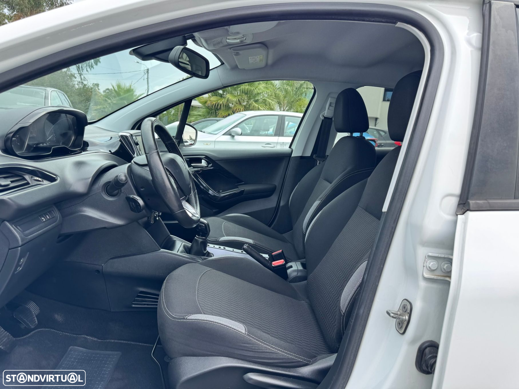 Peugeot 208 1.2 PureTech Style - 20