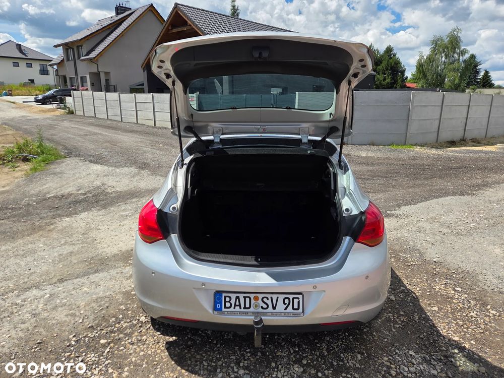 Opel Astra 1.6 - 9